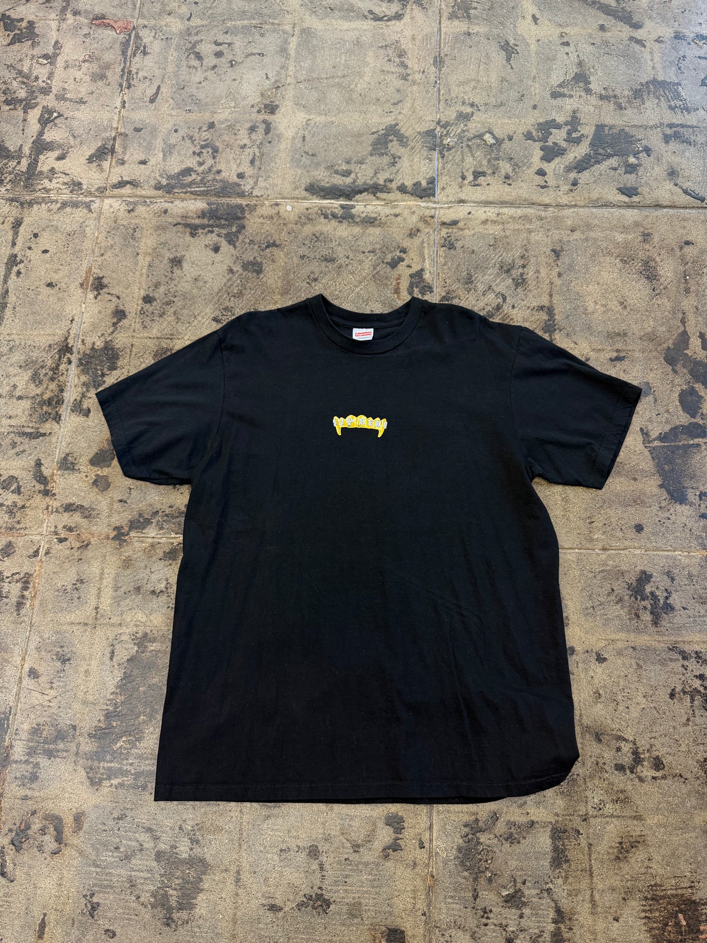 SUPREME FRONTS TEE