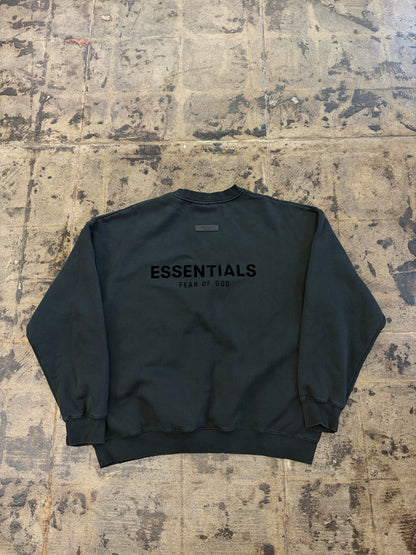 ESSENTIAL BLACK CREWNECK (USED)