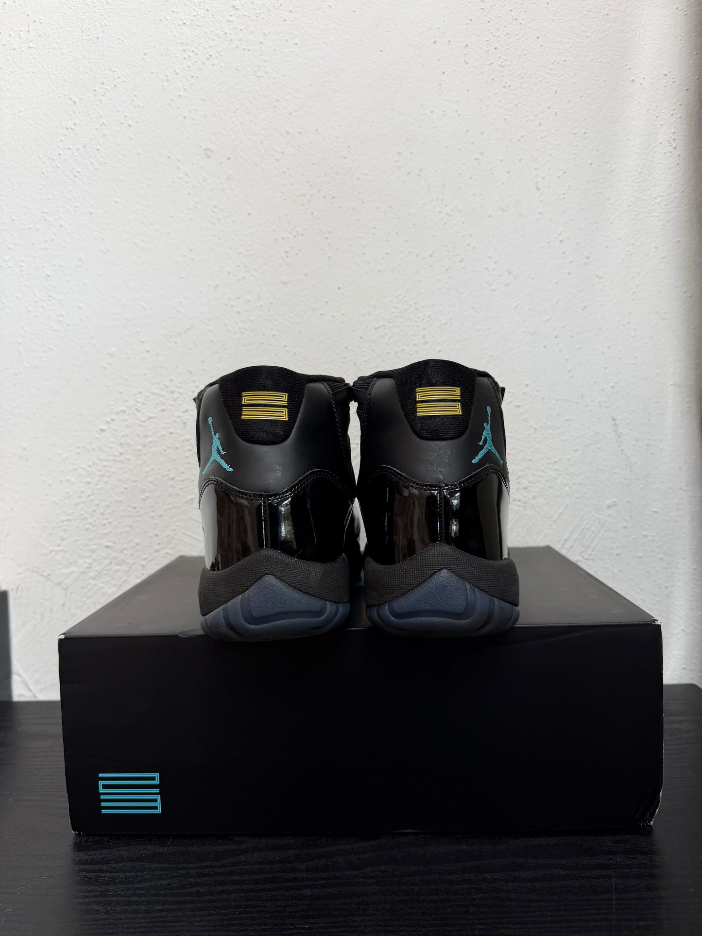 JORDAN 11 GAMMA BLUE (USED)