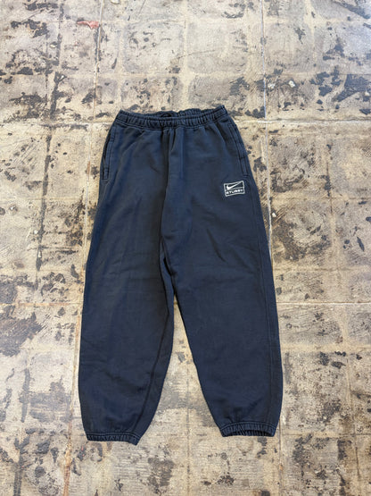 STUSSY x NIKE BLACK SWEAT PANTS (USED)