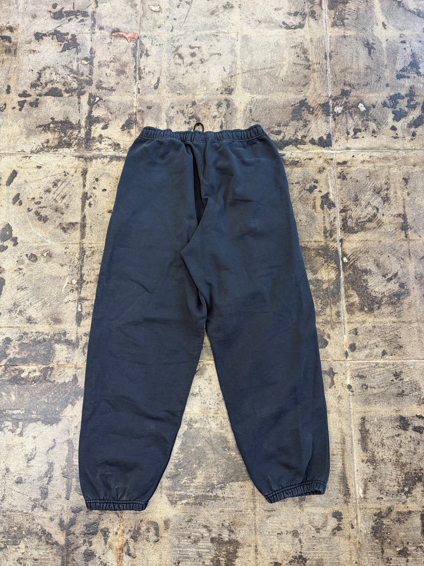 STUSSY x NIKE BLACK SWEAT PANTS (USED)