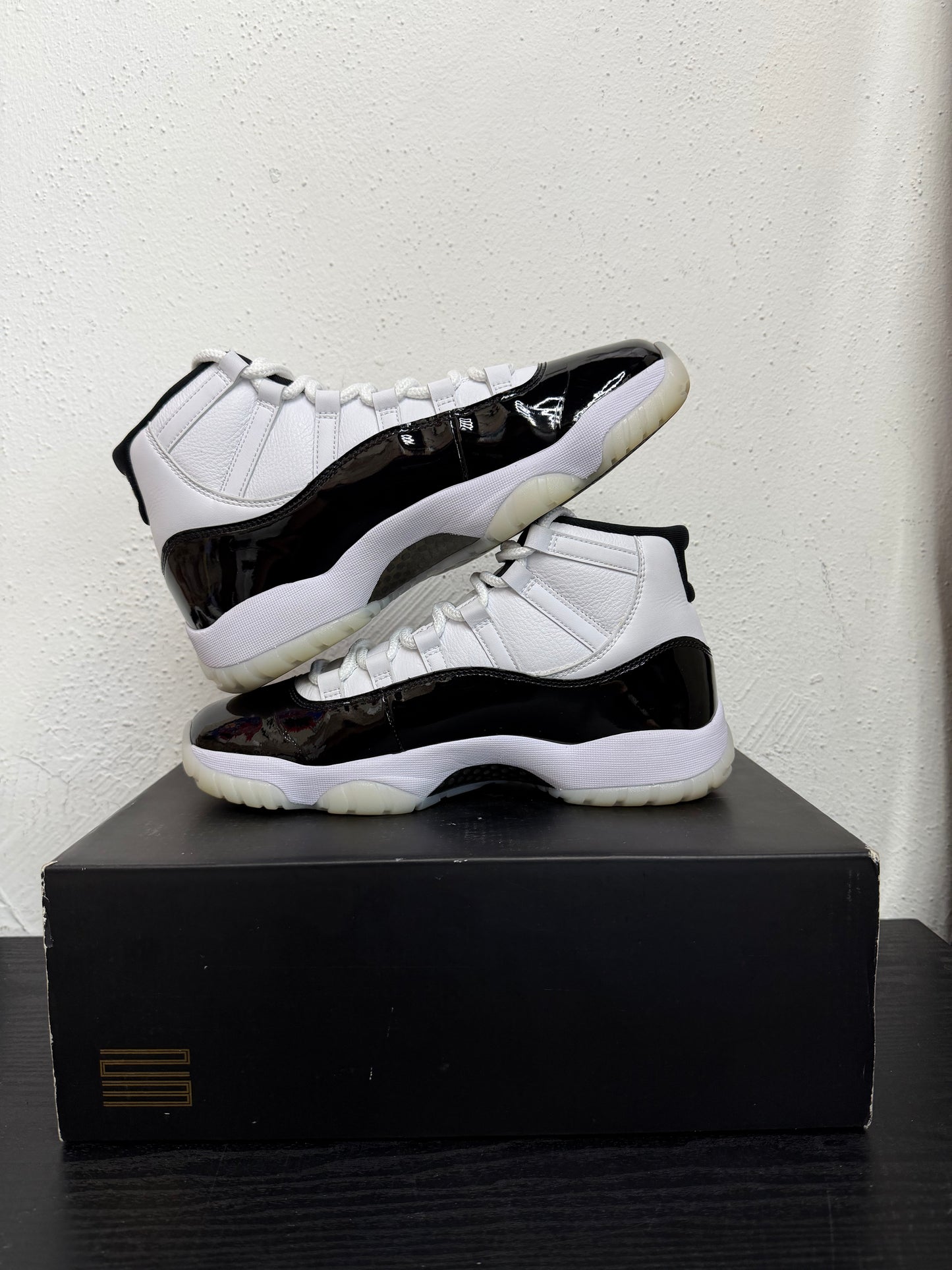 JORDAN 11 DMP GRATITUDE (USED)