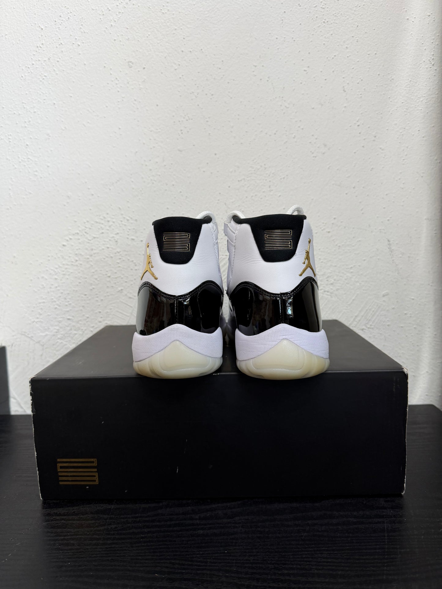 JORDAN 11 DMP GRATITUDE (USED)