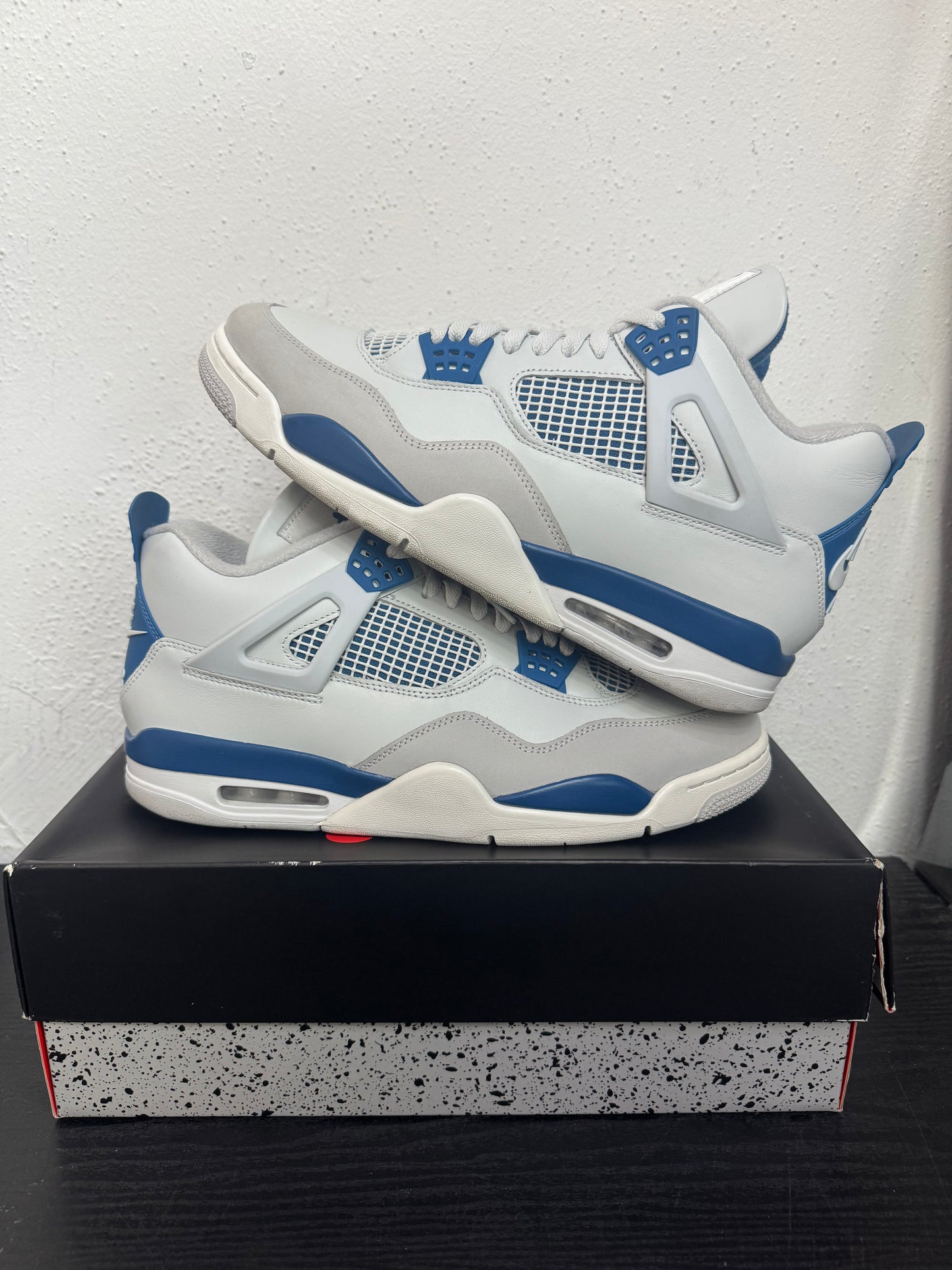 JORDAN 4 MILITARY BLUE (USED)
