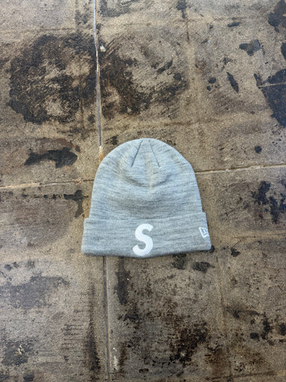 SUPREME NEW ERA S LOGO BEANIE (USED)