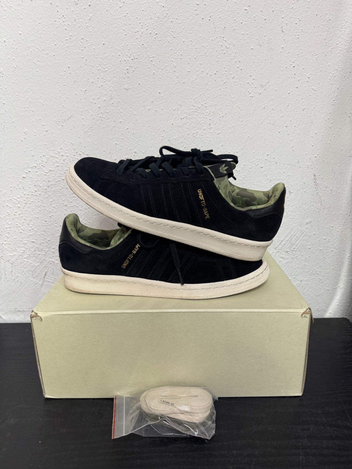 ADIDAS CAMPUS 80s UNDEFEATED BAPE (USED)