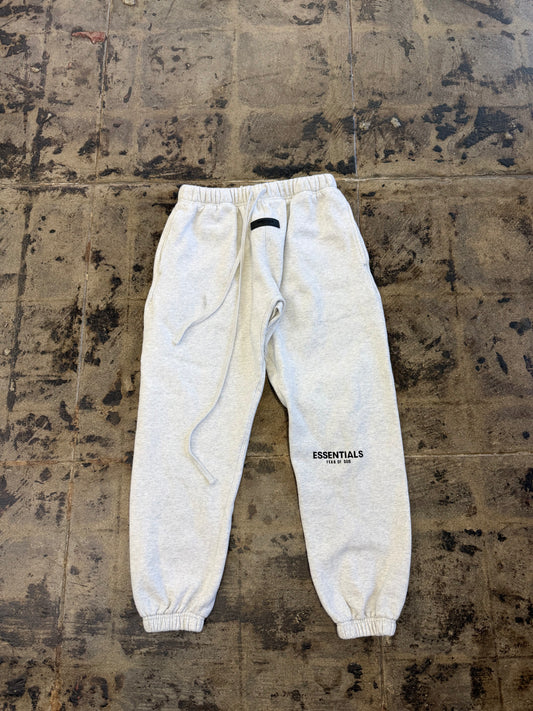 ESSENTIAL GREY SWEAT PANTS(USED)