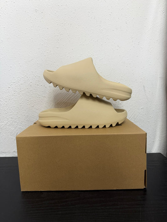 YEEZY SLIDE BONE