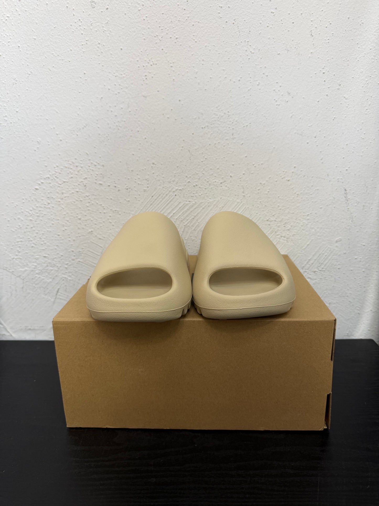 YEEZY SLIDE BONE