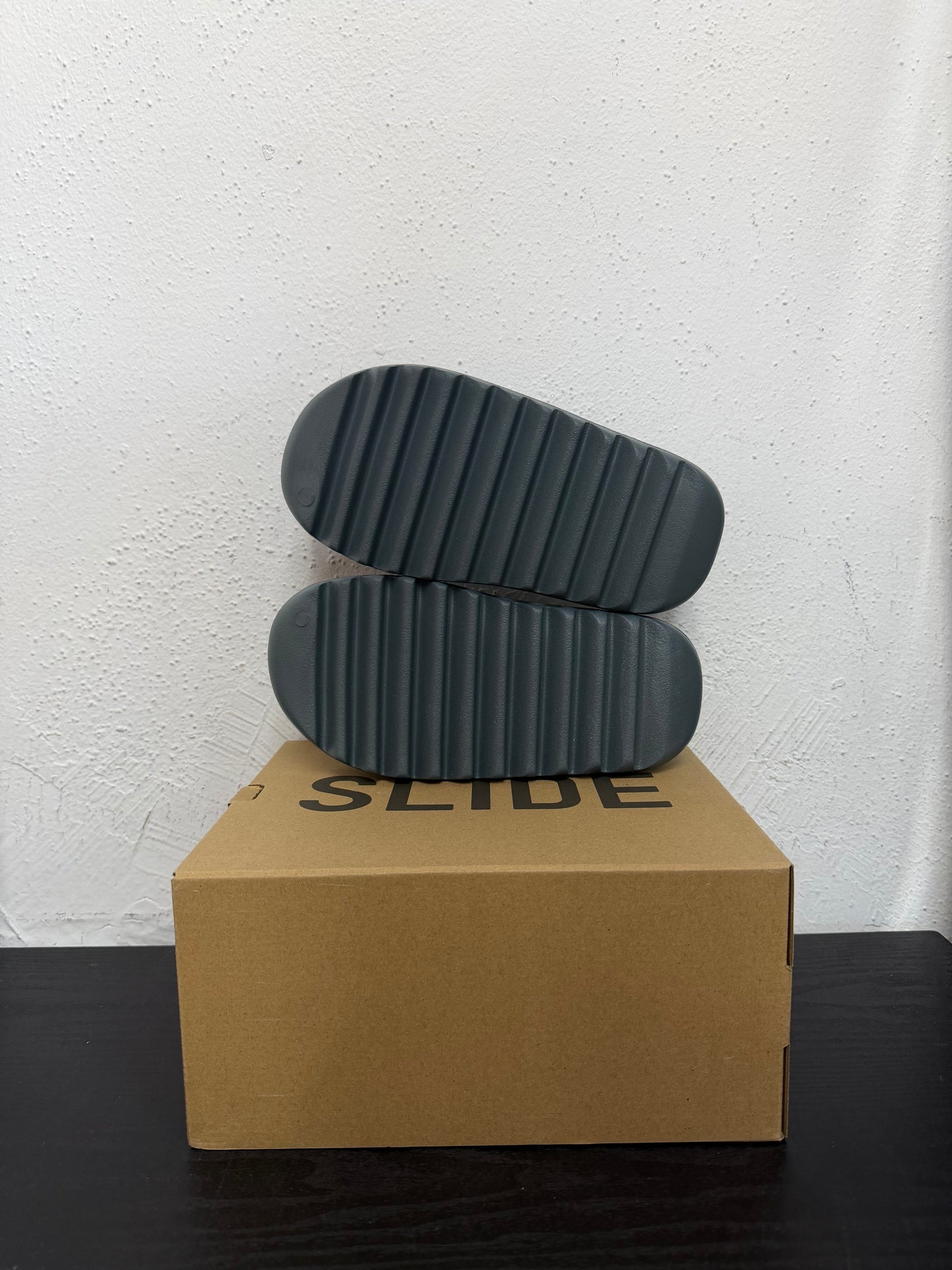 YEEZY SLIDE SLATE MARINE