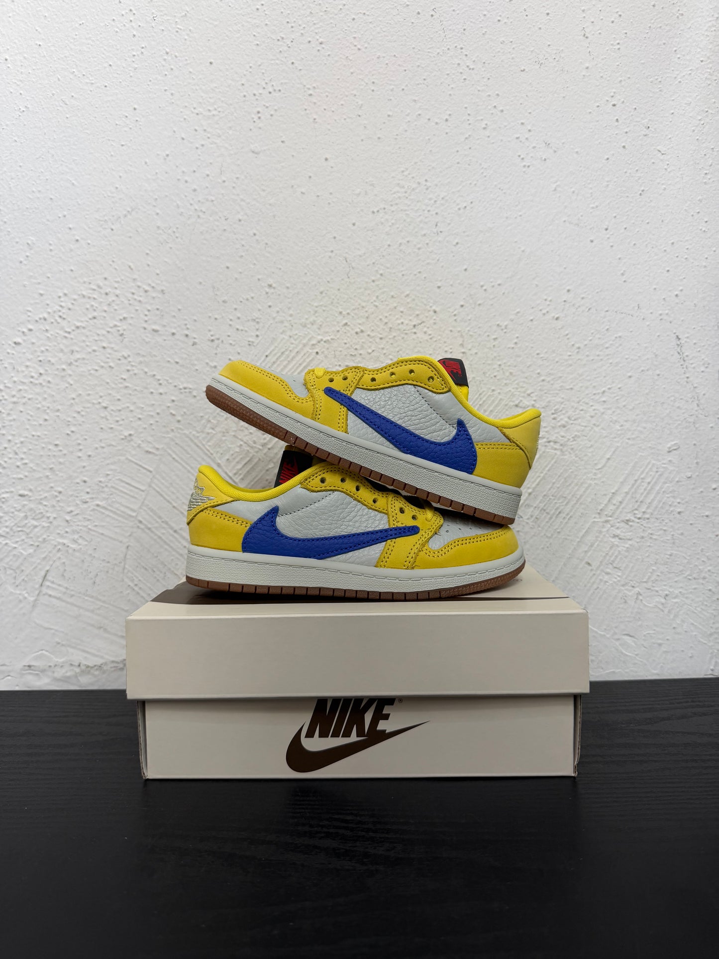 JORDAN 1 LOW TRAVIS SCOTT CANARY (PS&TD)