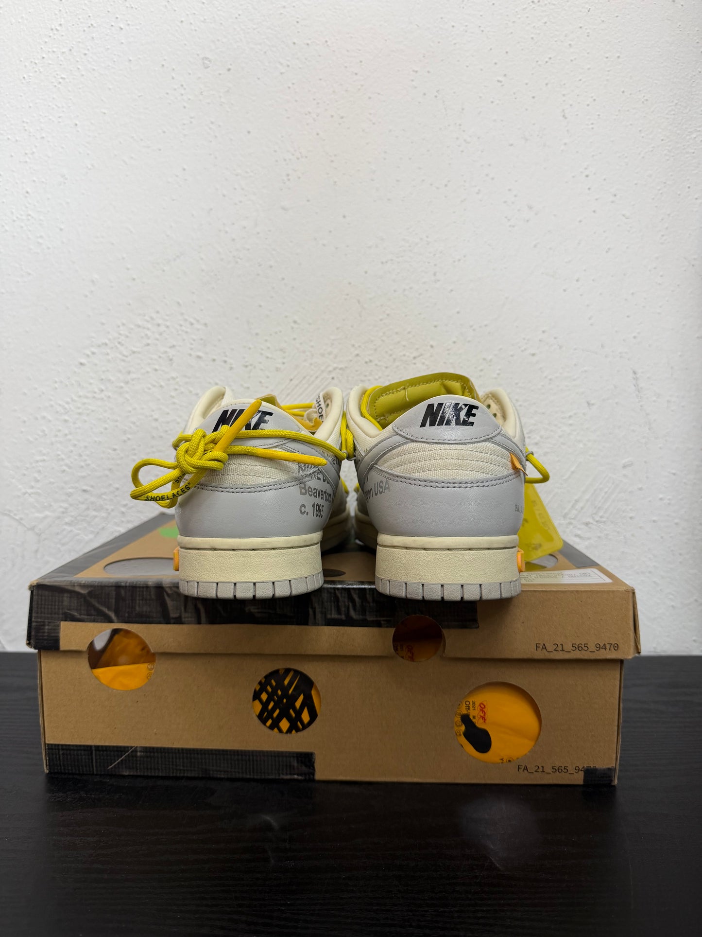 DUNK LOW OFF WHITE LOT 29 (USED)