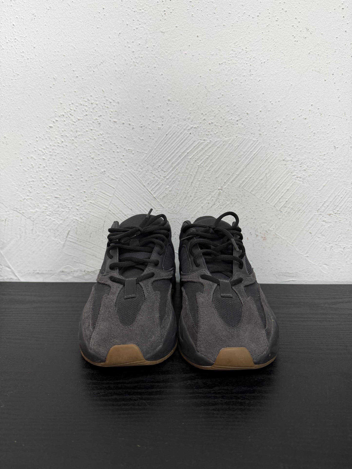 YEEZY 700 UTILITY BLACK (USED) (NB)