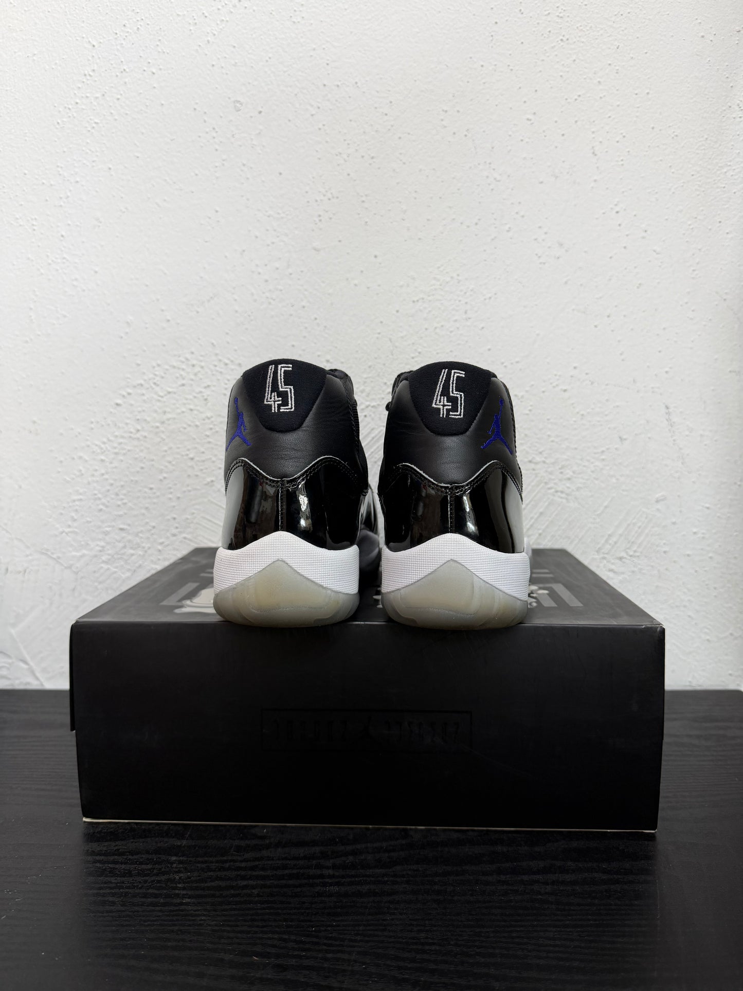 JORDAN 11 SPACE JAM 2016 (USED)