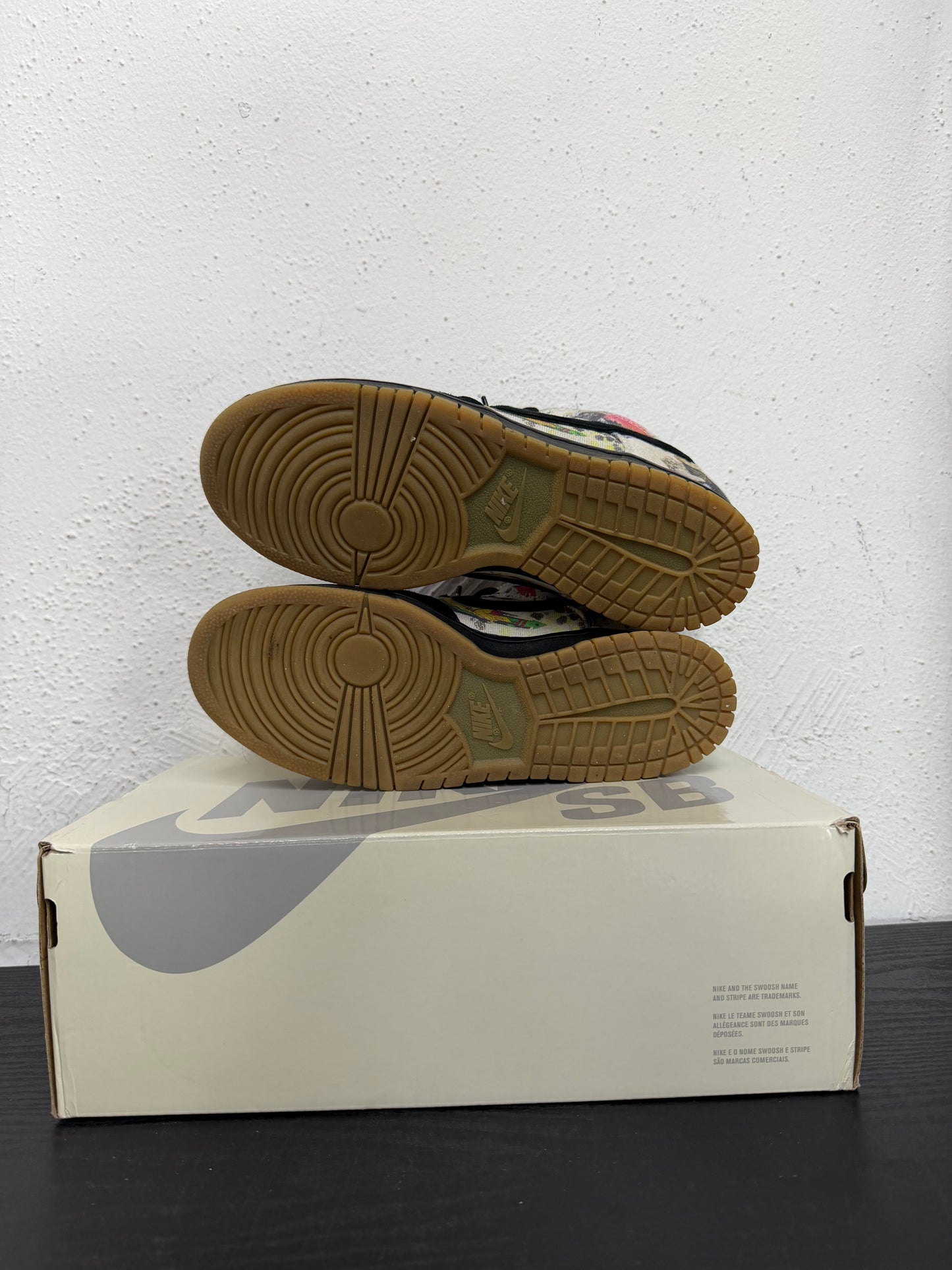 DUNK LOW SB SUPREME RAMMELLZEE (USED)