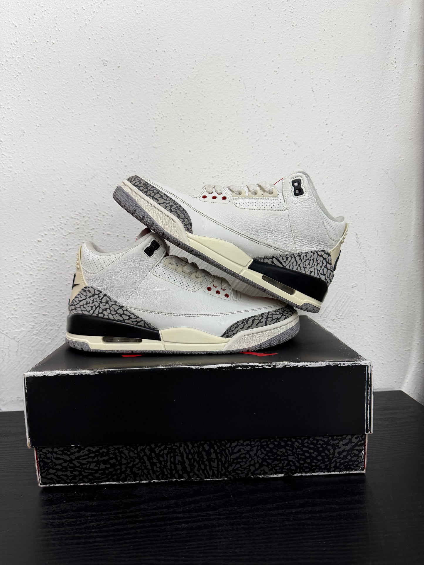 JORDAN 3 REIMAGINED WHITE CEMENT (USED)