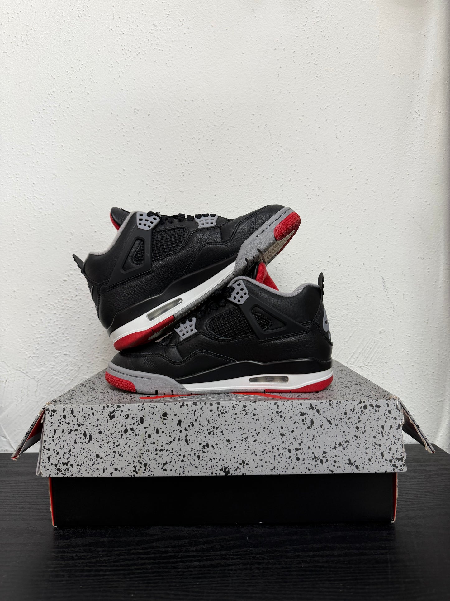 JORDAN 4 REIMAGINED BRED (USED)
