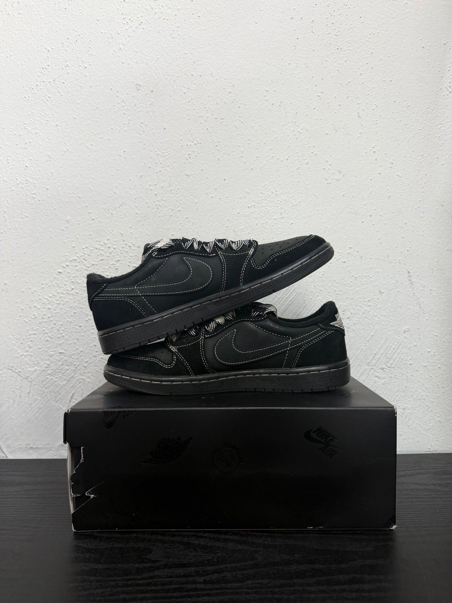 JORDAN 1 LOW TRAVIS SCOTT PHANTOM (USED)