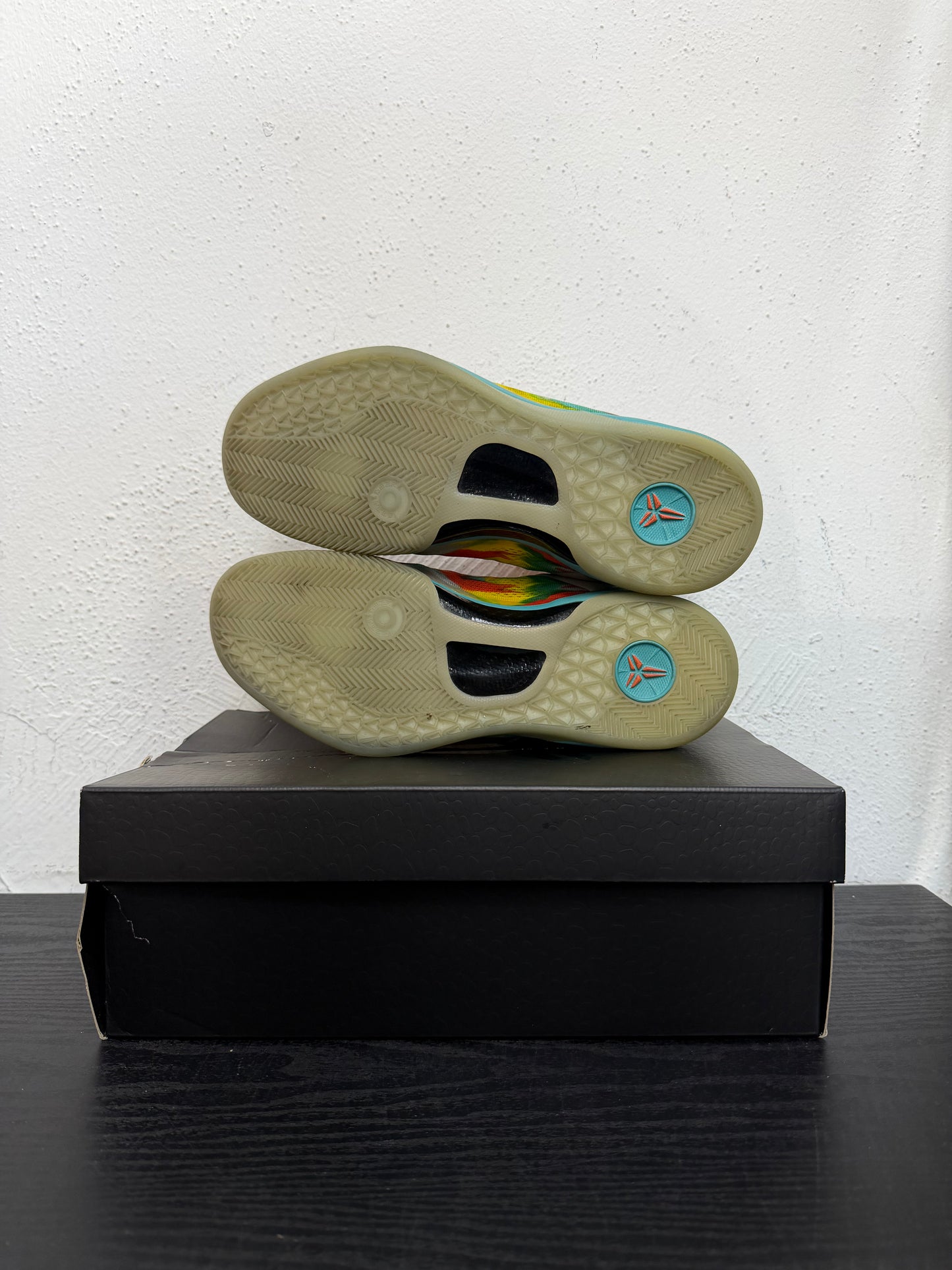 KOBE 8 PROTRO VENICE BEACH (USED)