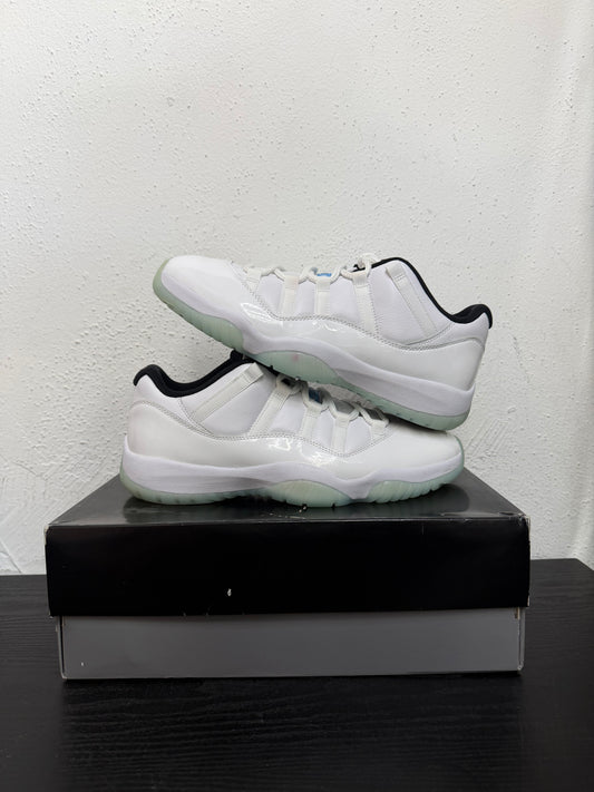 JORDAN 11 LOW LEGEND BLUE