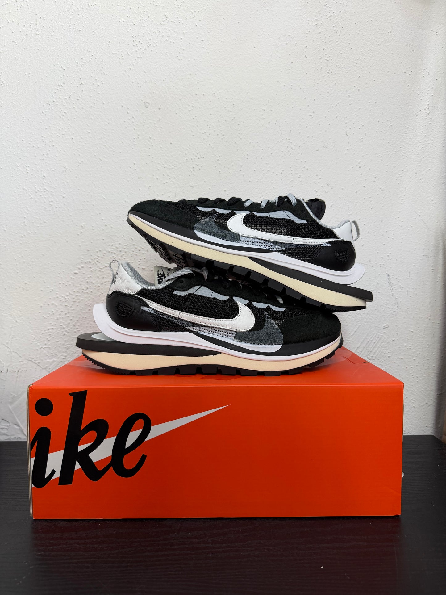 NIKE SACAI VAPORWAFFLE BLACK/WHITE