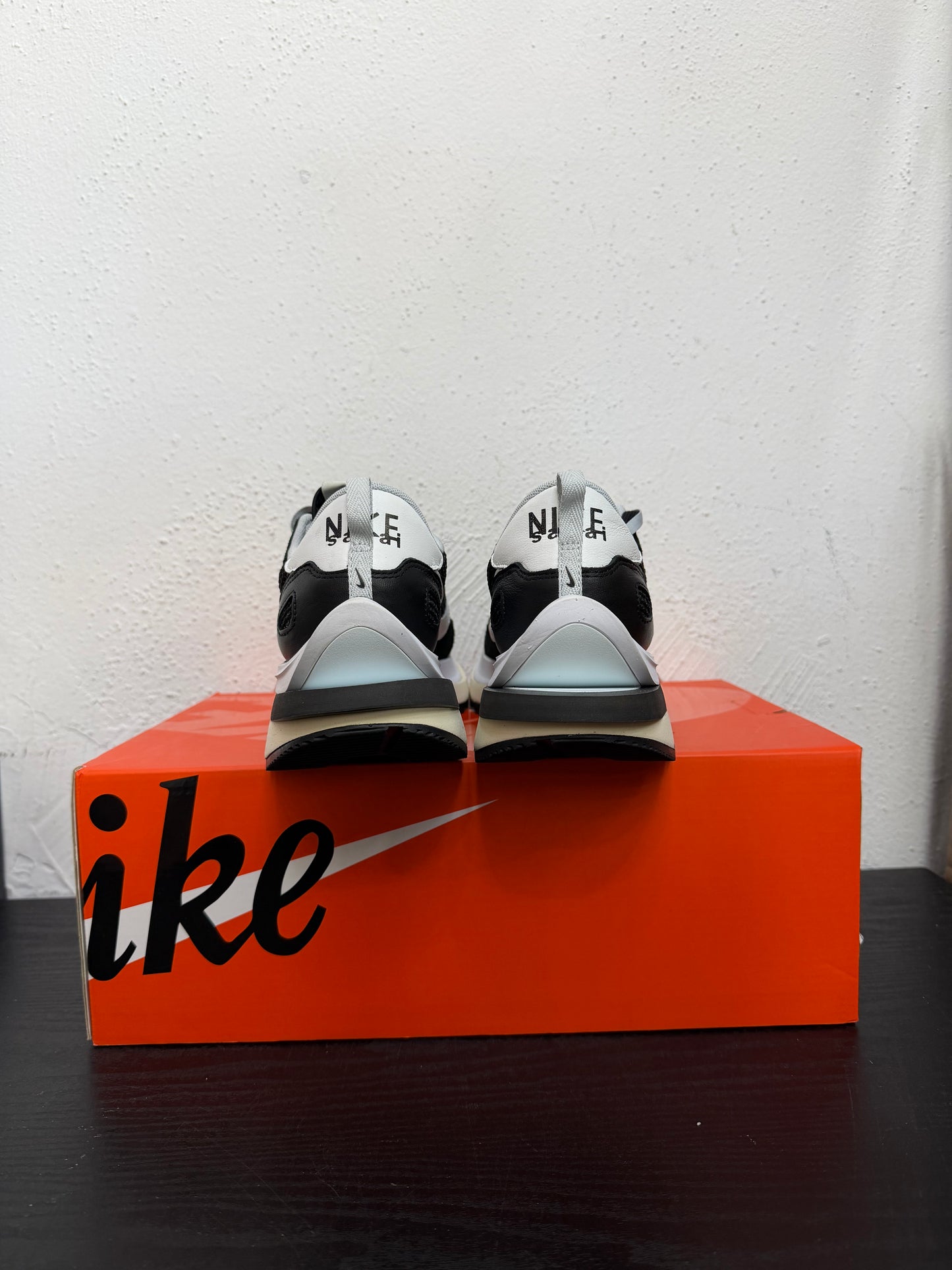 NIKE SACAI VAPORWAFFLE BLACK/WHITE
