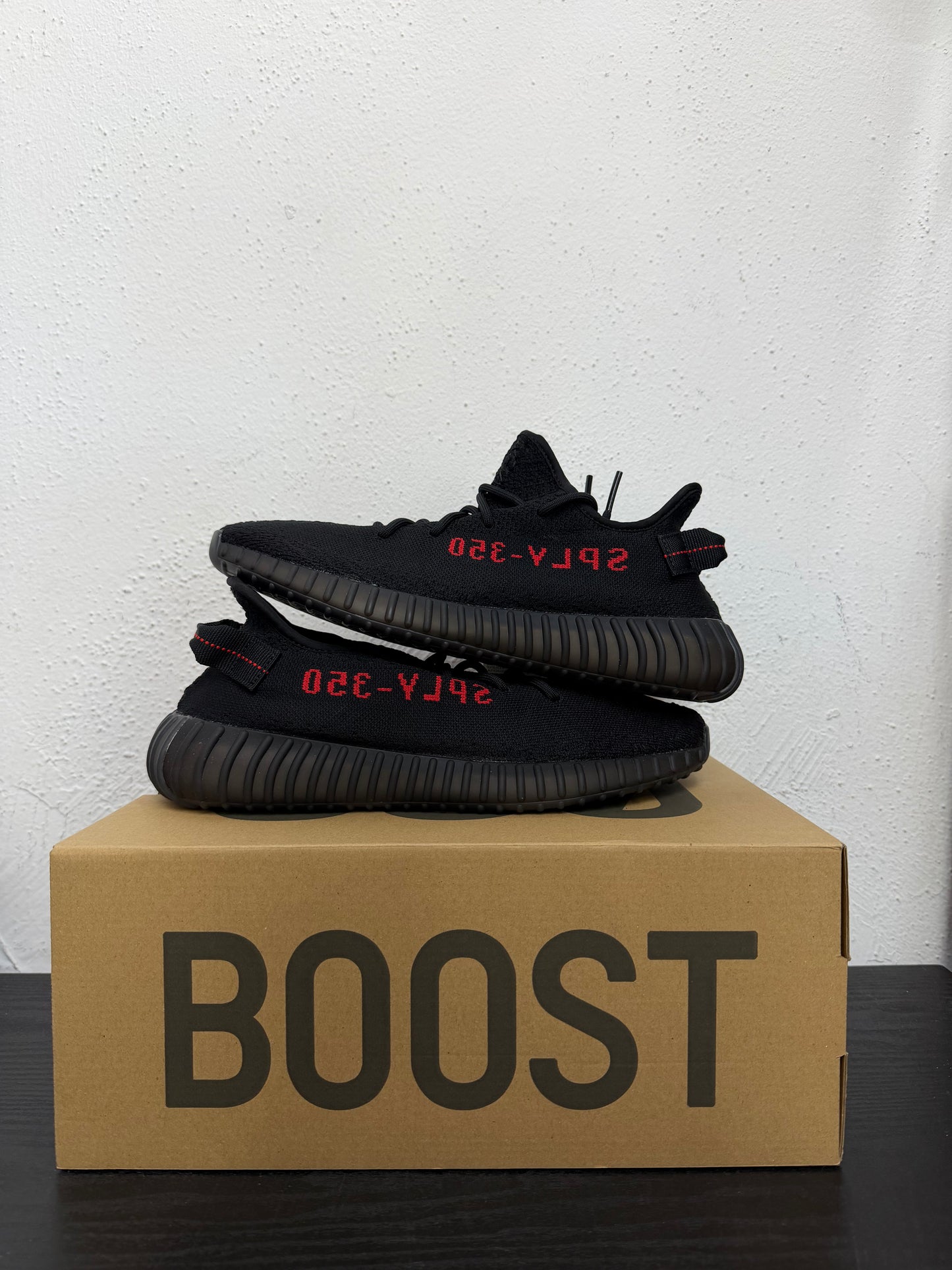 YEEZY 350 V2 BRED