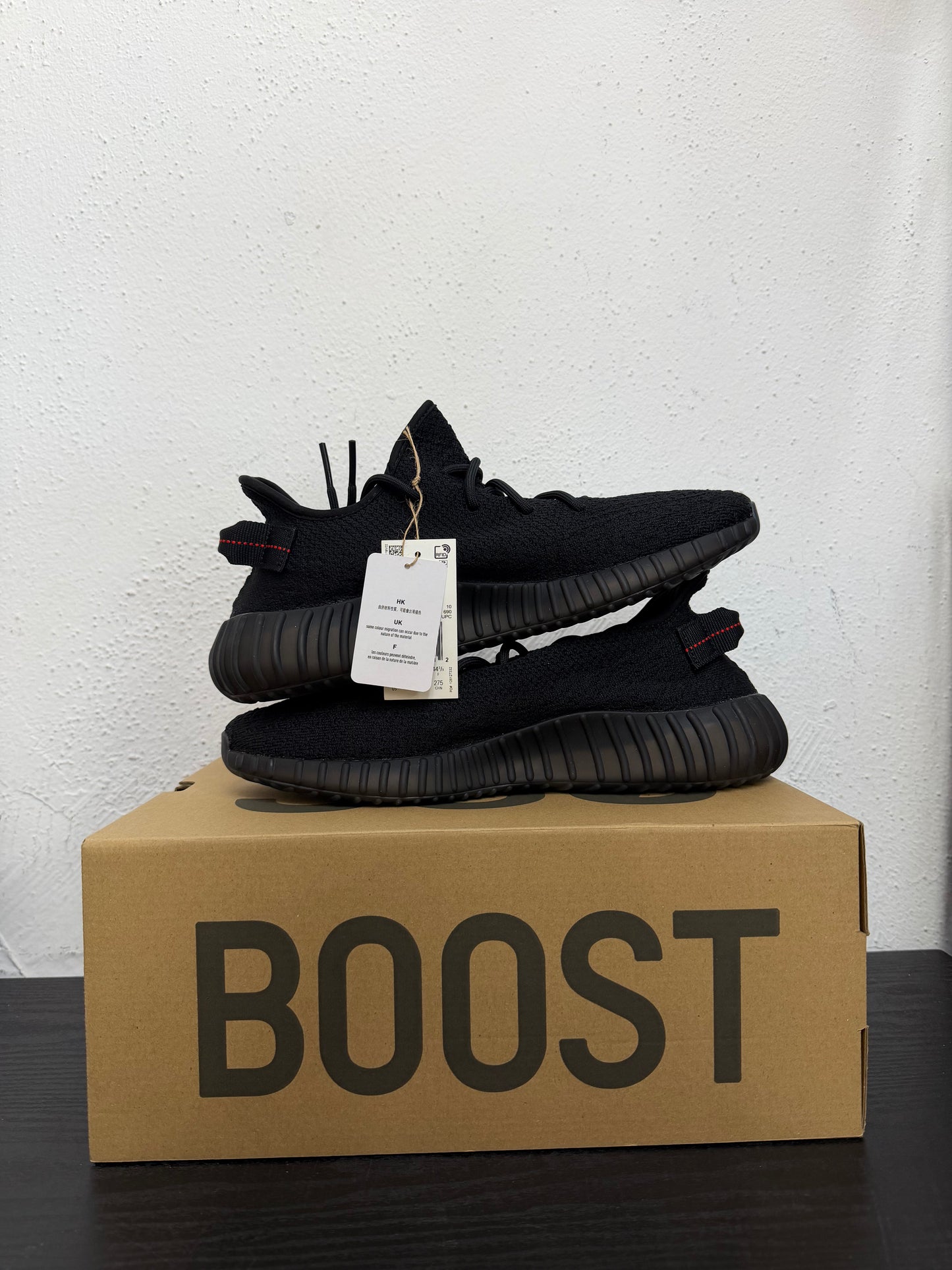 YEEZY 350 V2 BRED