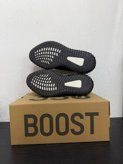 YEEZY 350 V2 BRED