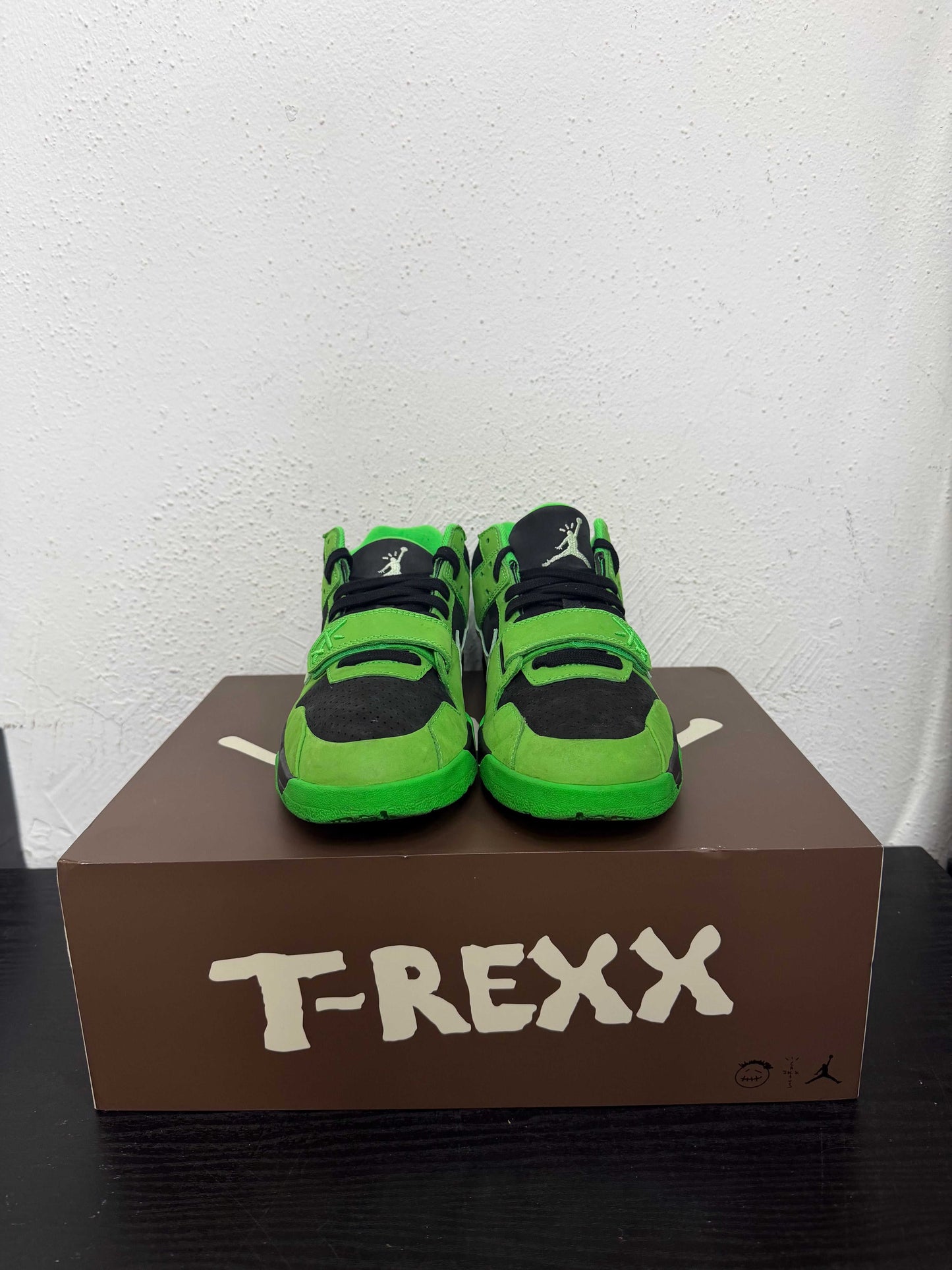JORDAN CJ1 REXX TRAVIS SCOTT GREEN SPARK (USED)