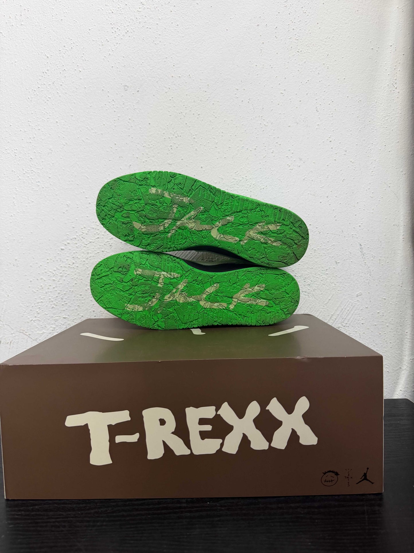 JORDAN CJ1 REXX TRAVIS SCOTT GREEN SPARK (USED)