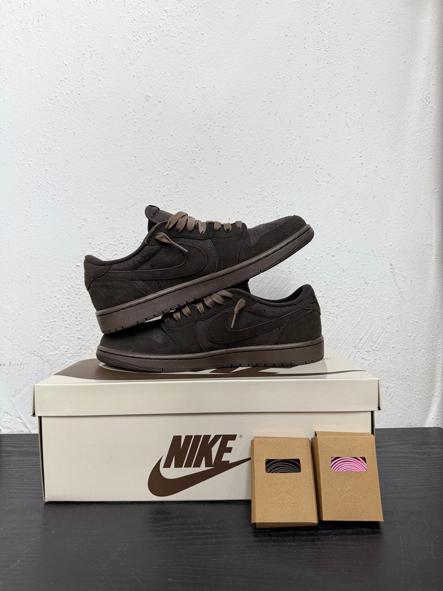 JORDAN 1 LOW TRAVIS SCOTT VELVET BROWN (USED)