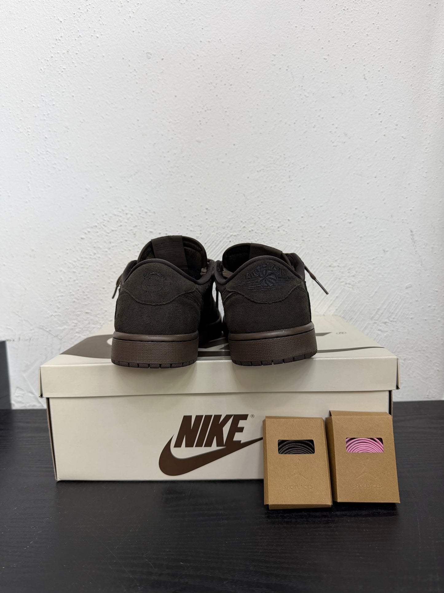 JORDAN 1 LOW TRAVIS SCOTT VELVET BROWN (USED)