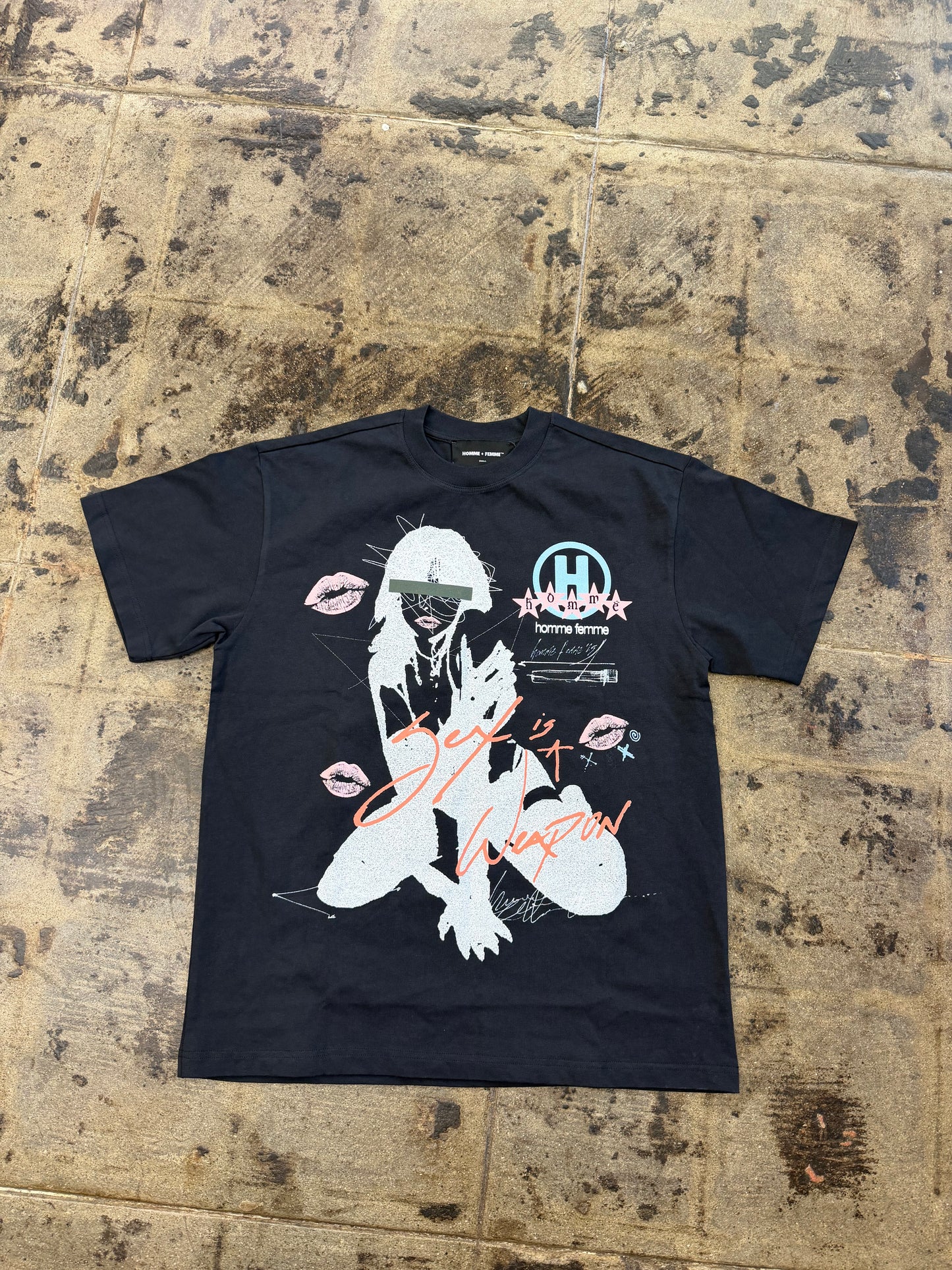HOMME FEMME FICTITIOUS ART TEE