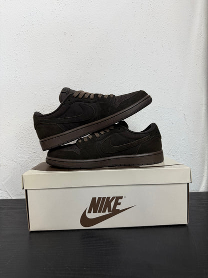 JORDAN 1 LOW TRAVIS SCOTT VELVET BROWN (USED)