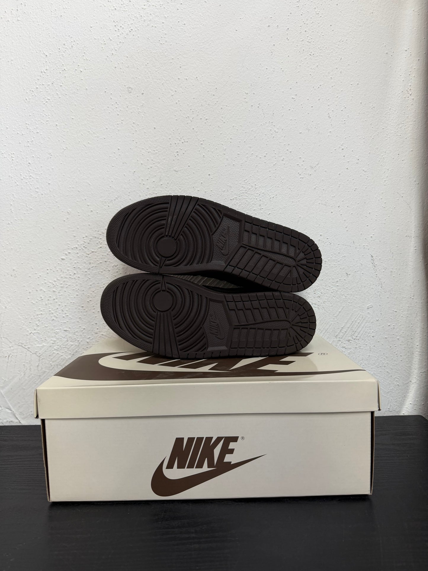 JORDAN 1 LOW TRAVIS SCOTT VELVET BROWN (USED)