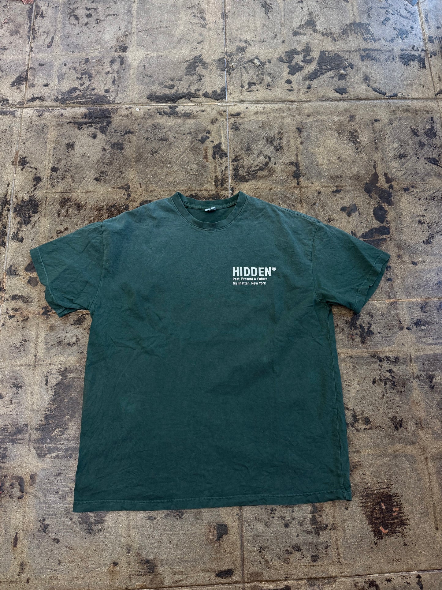 HIDDEN NY GREEN TEE