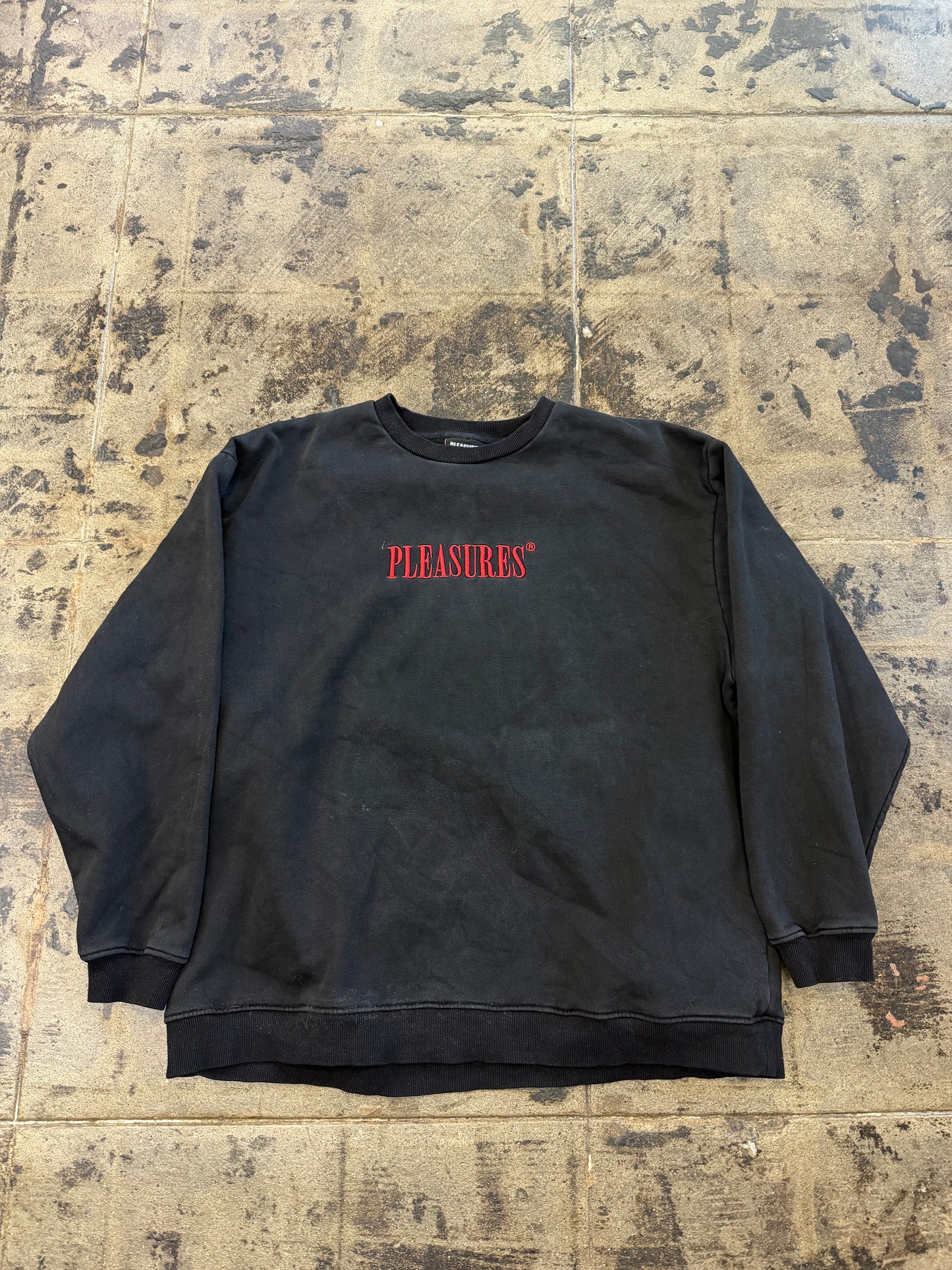 PLEASURES BLACK CREWNECK