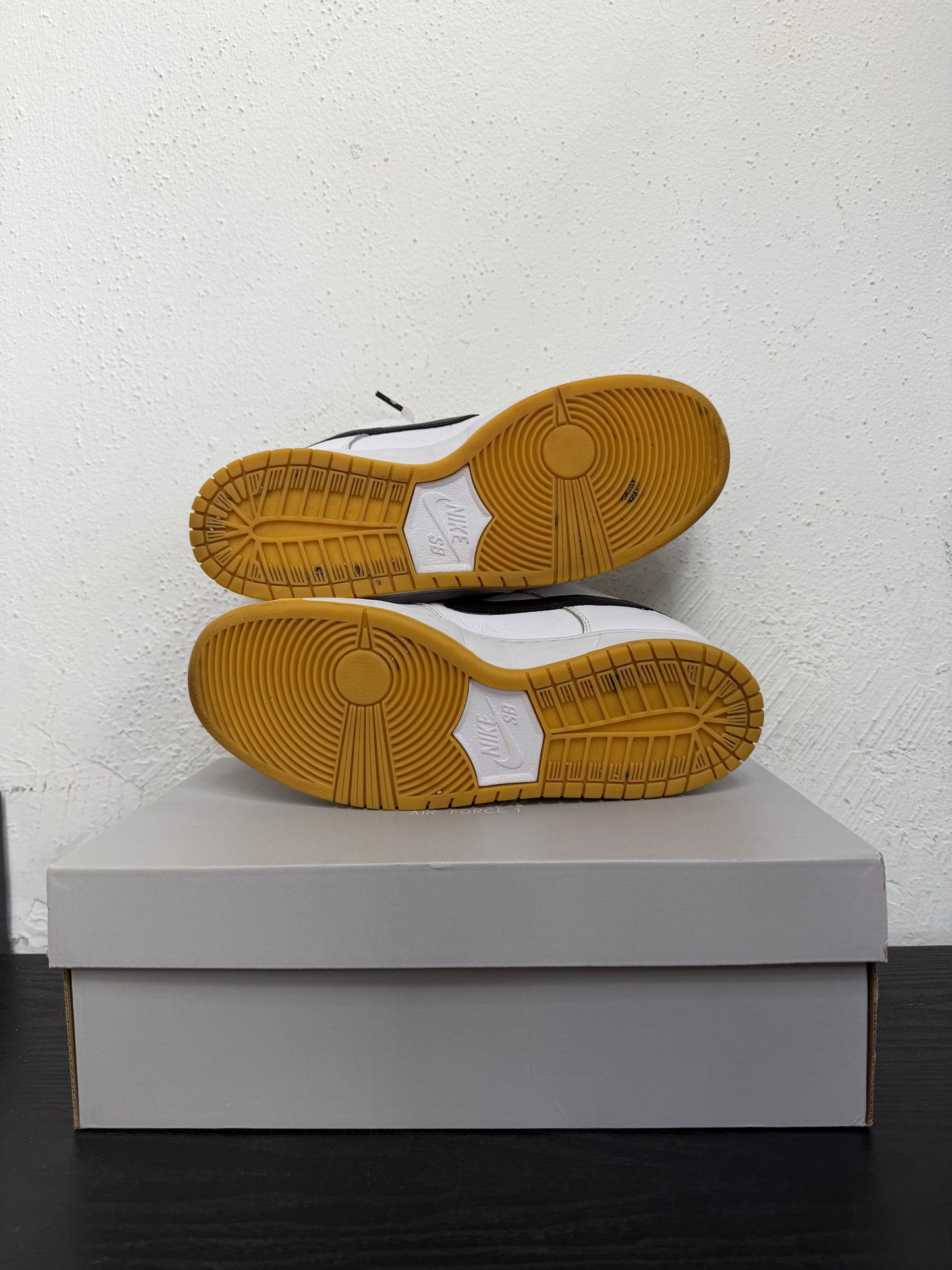 DUNK LOW SB WHITE GUM (USED)