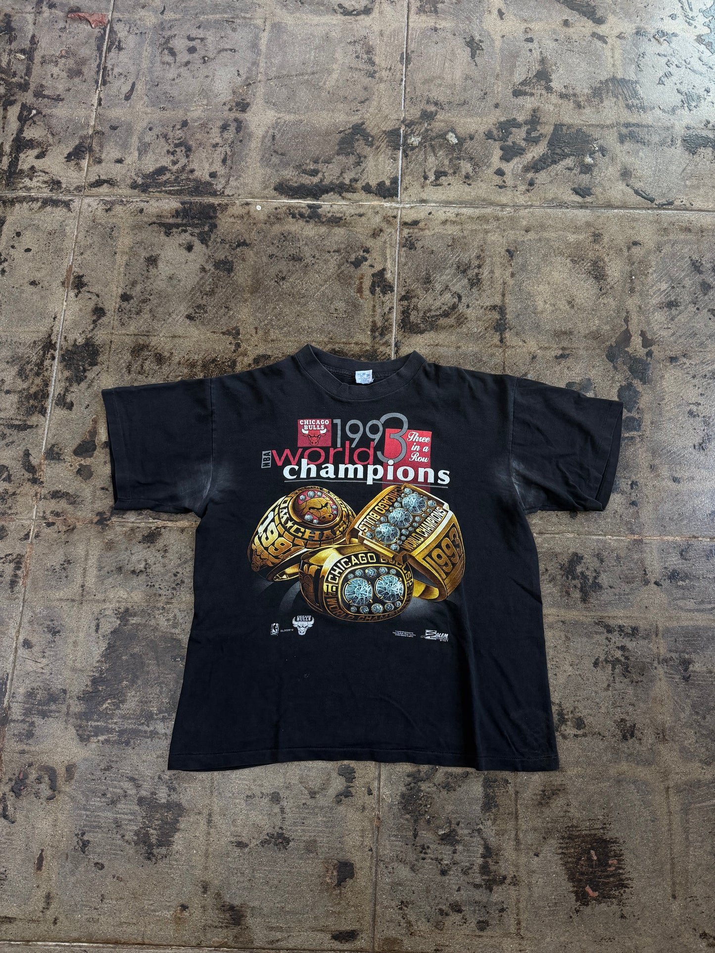 1993 CHICAGO BULLS 3 IN A ROW TEE