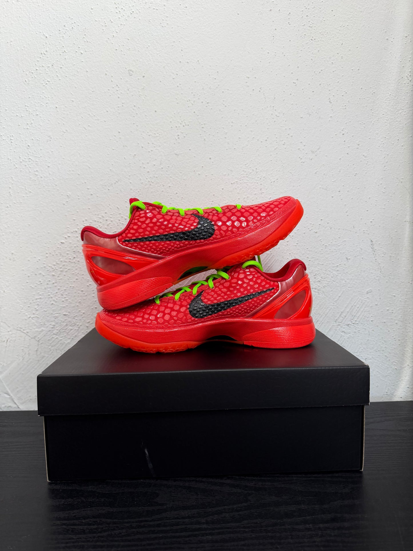 KOBE 6 PROTRO REVERSE GRINCH