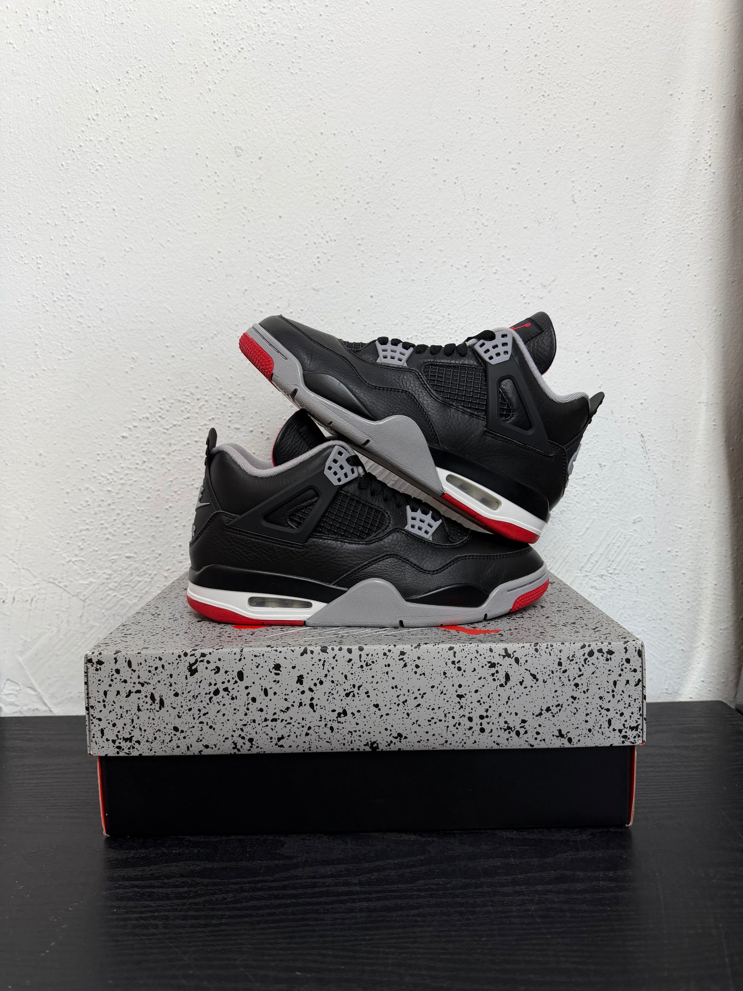 JORDAN 4 REIMAGINED BRED (USED)