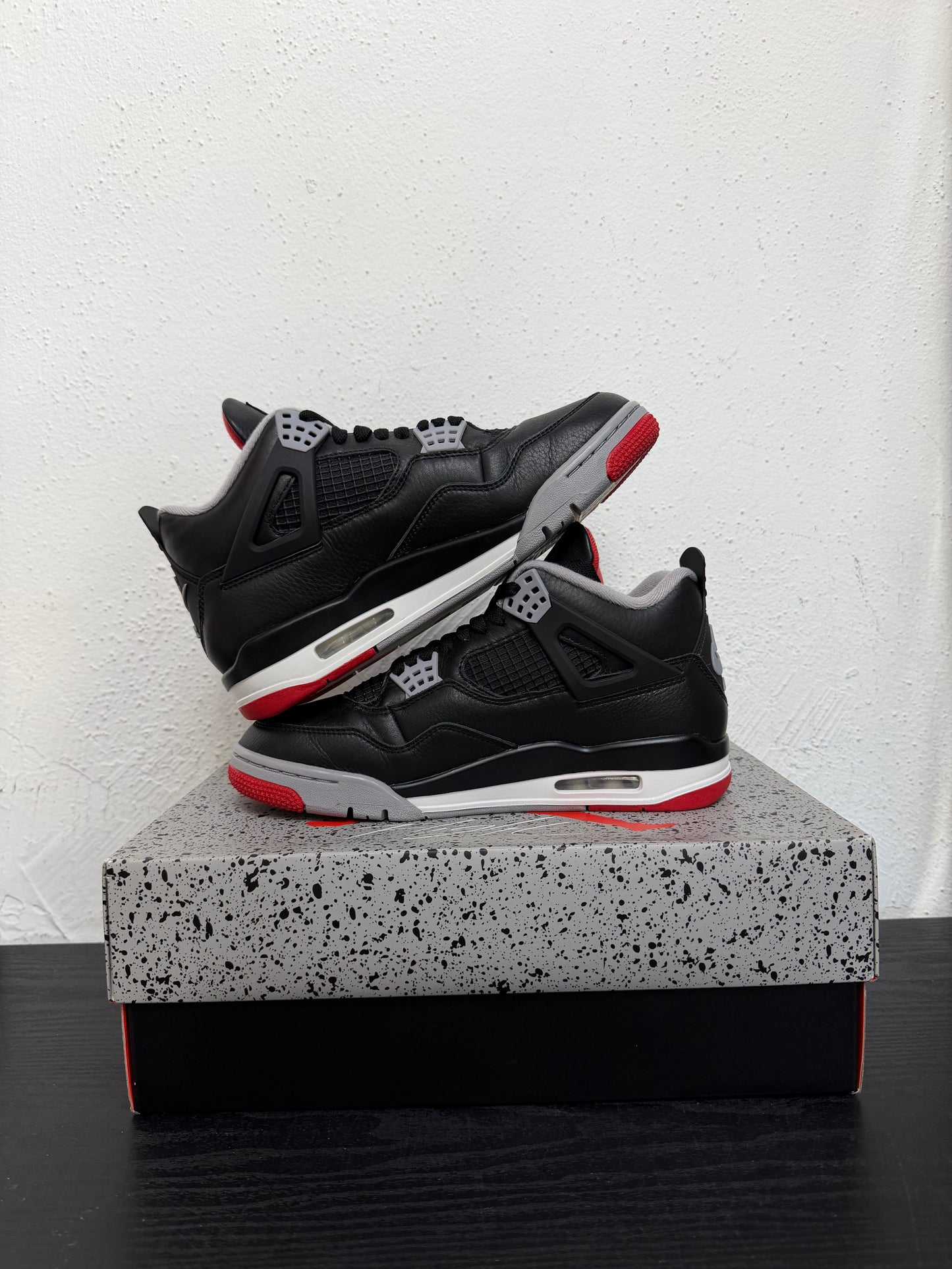 JORDAN 4 REIMAGINED BRED (USED)