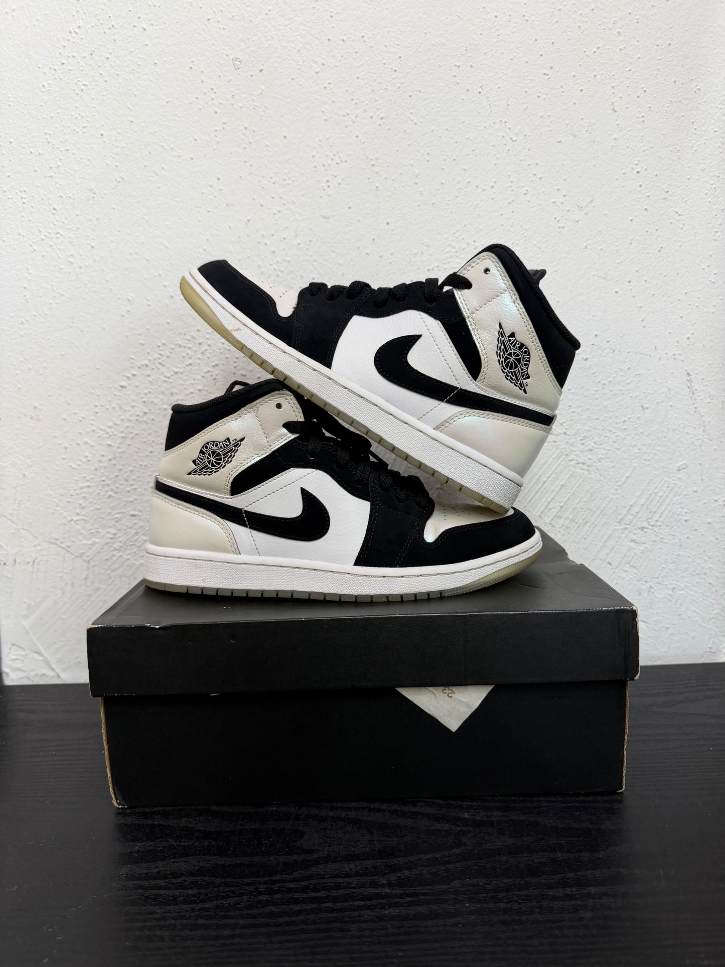 JORDAN 1 MID DIAMOND SHORTS (USED)