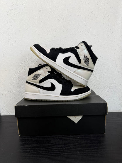 JORDAN 1 MID DIAMOND SHORTS (USED)