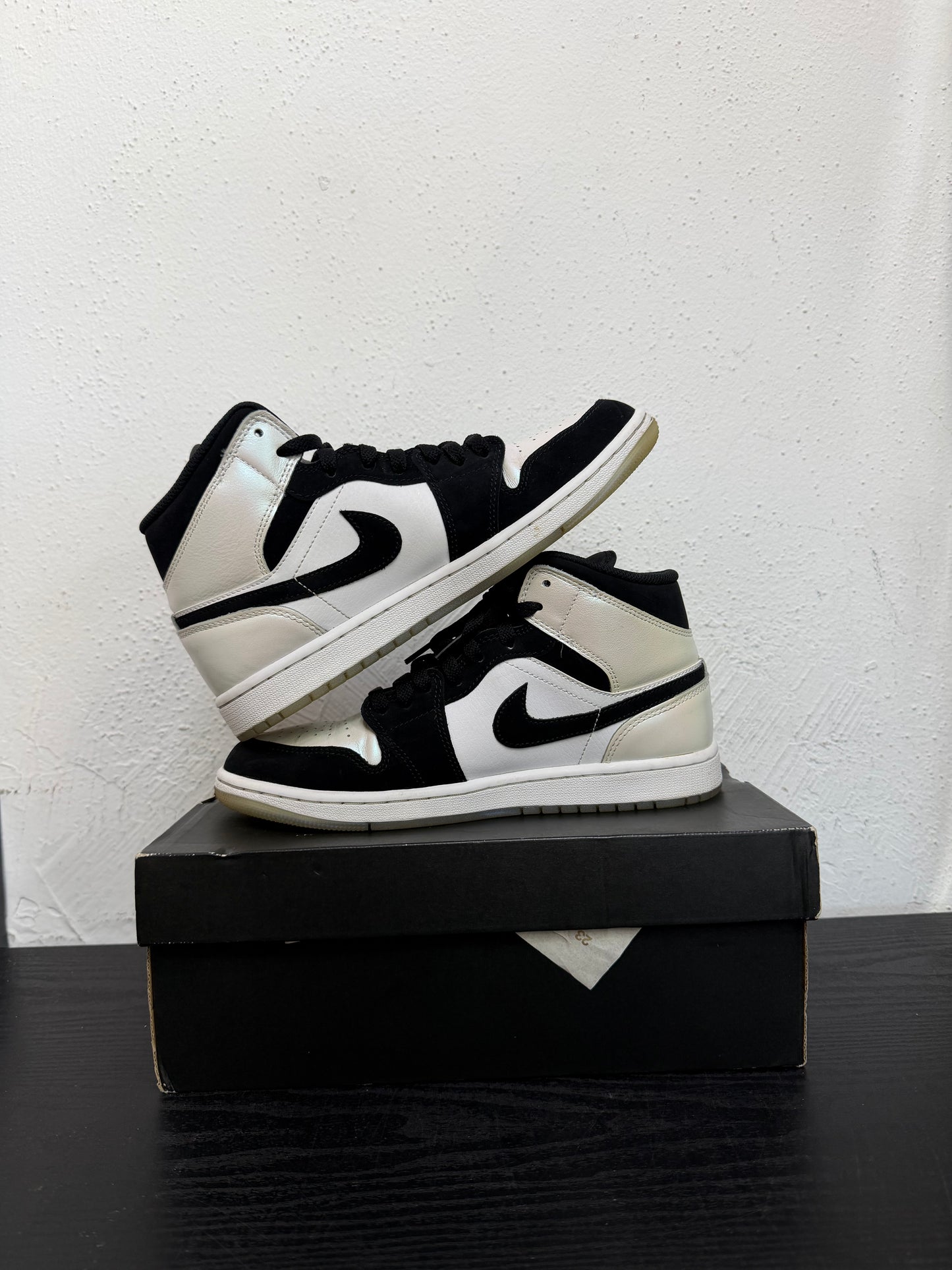 JORDAN 1 MID DIAMOND SHORTS (USED)
