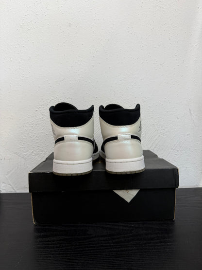 JORDAN 1 MID DIAMOND SHORTS (USED)