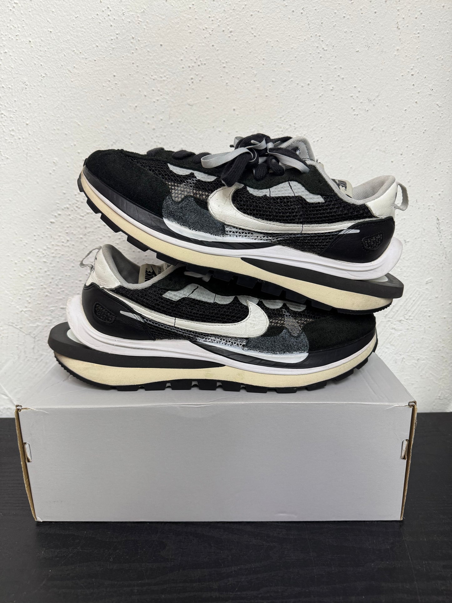 NIKE SACAI VAPORWAFFLE BLK/WHT (USED)