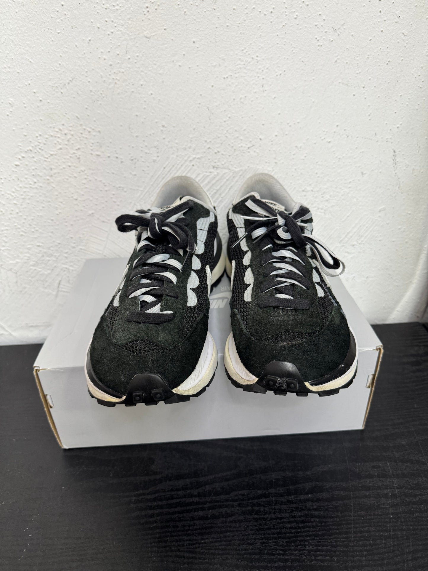 NIKE SACAI VAPORWAFFLE BLK/WHT (USED)