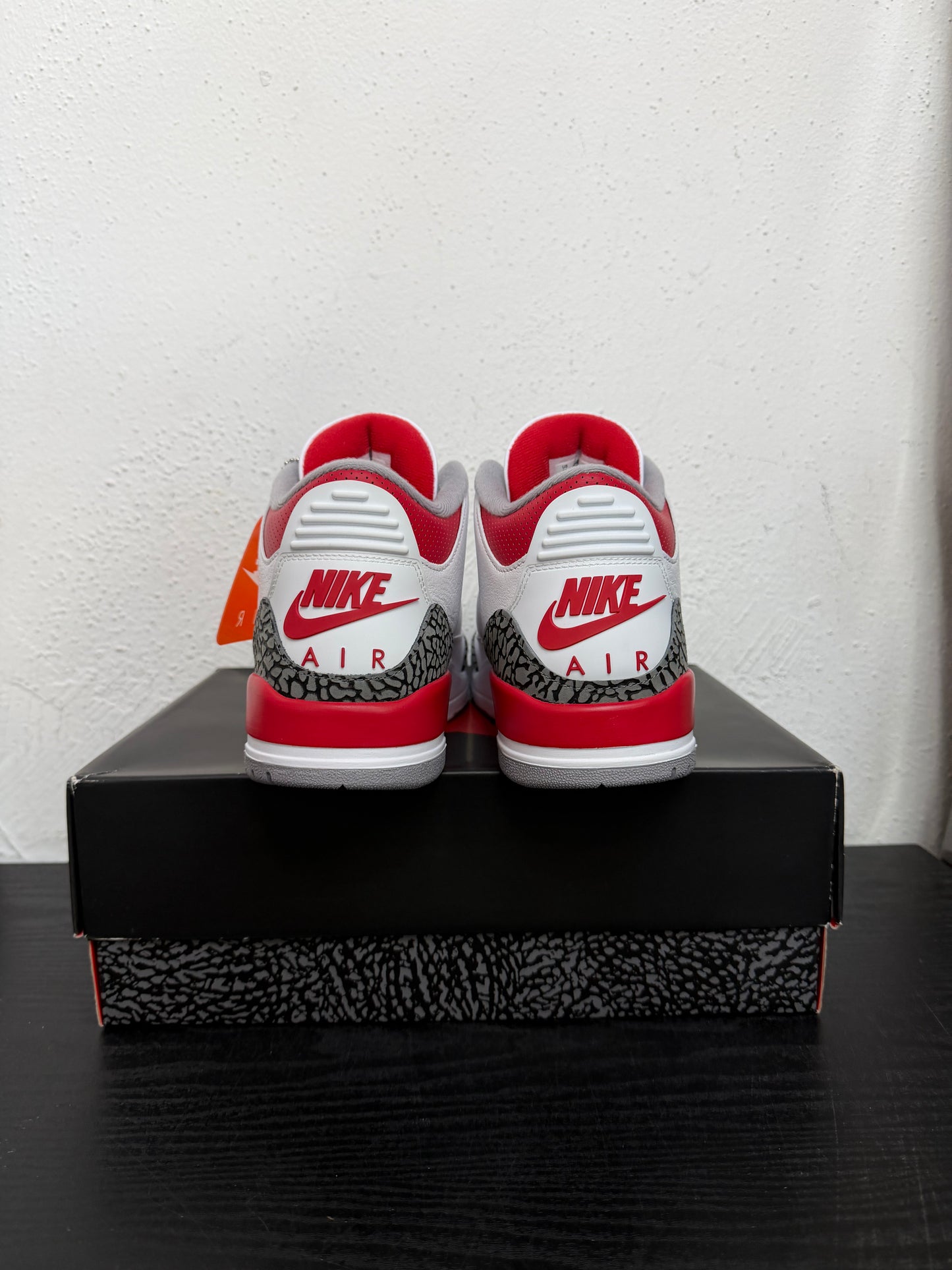 JORDAN 3 FIRE RED